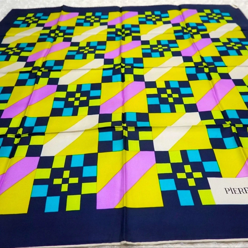 BALMAIN Silk 30.5" X 31" O940 Pierre Balmain Vintage Rate Silk - Picture 3 of 7